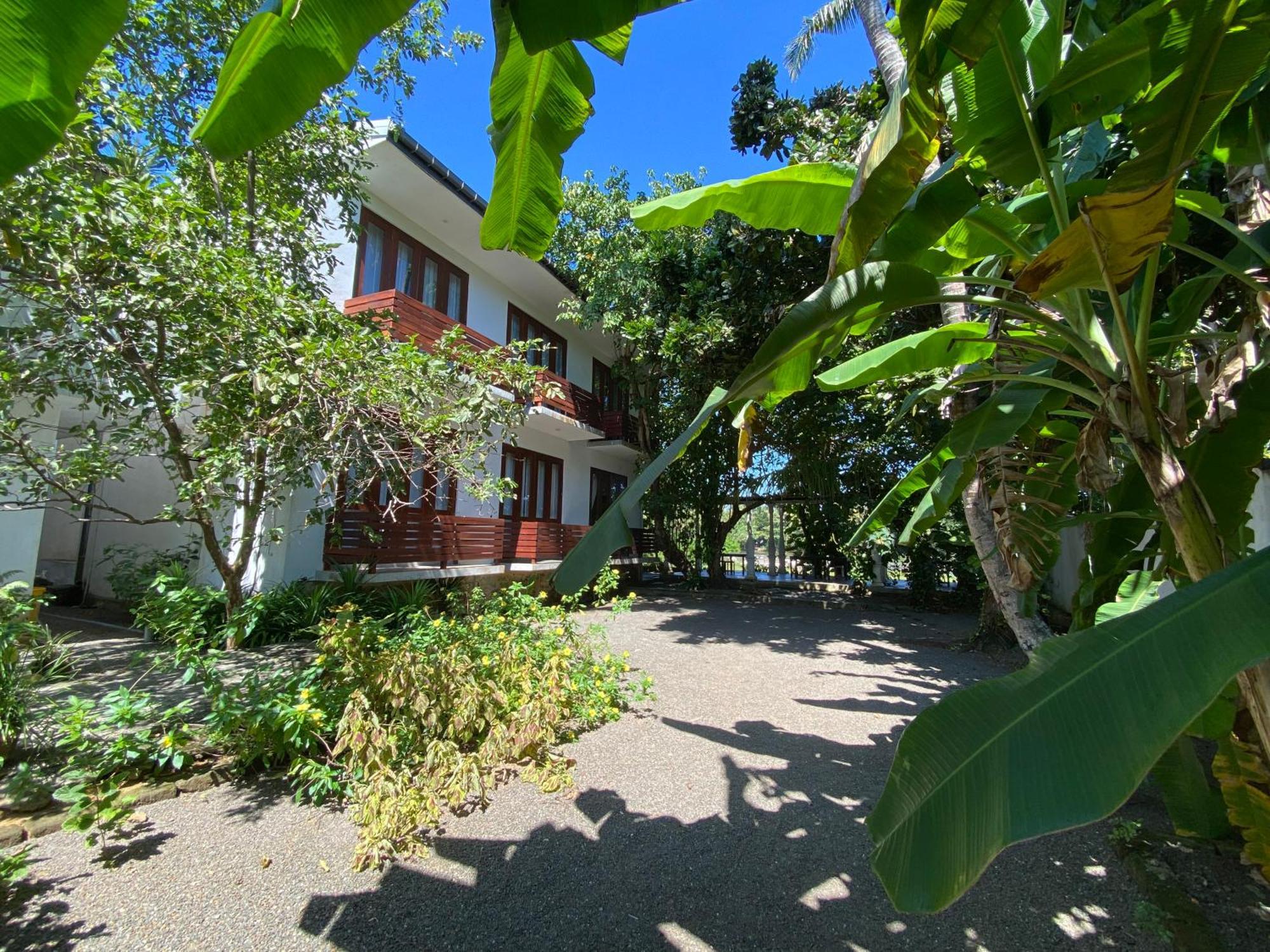 Lake House Hikka Hikkaduwa Esterno foto